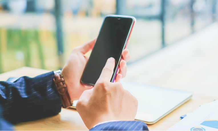 モバイル専門商社としての地位を確立