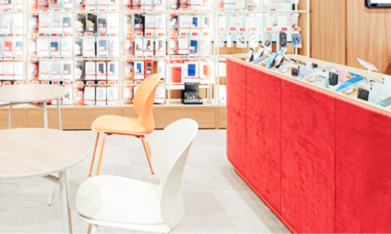 家電量販店で携帯電話販売の開始